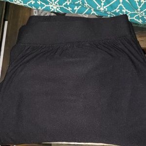Maurices black capri leggings